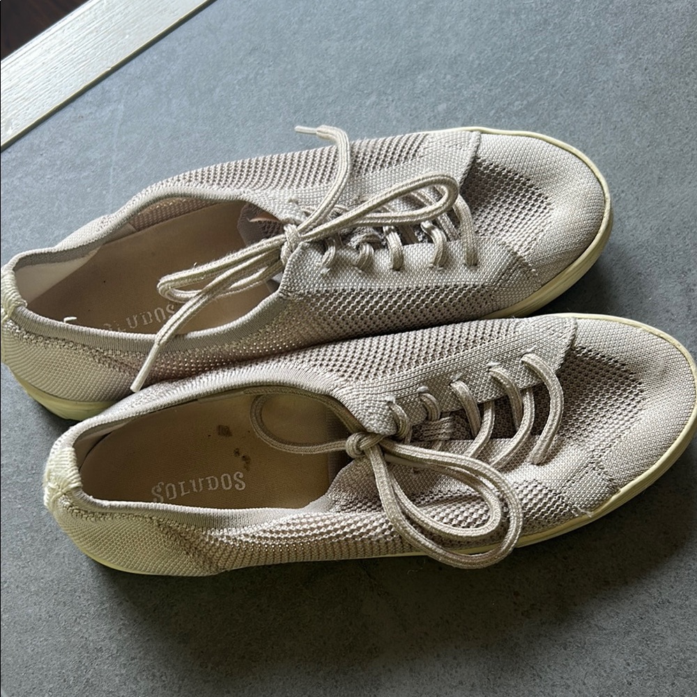 Soludos Tan Sneakers Perforated Leather Low-Top